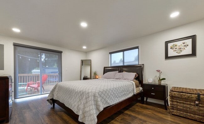 Building Photo - 10710 115th Ave SW