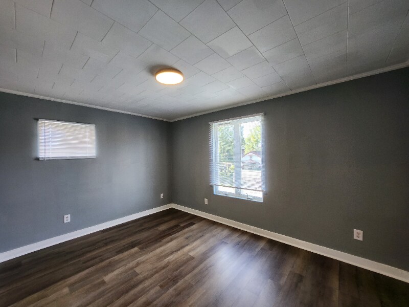 Building Photo - 478 S Richardson Ave