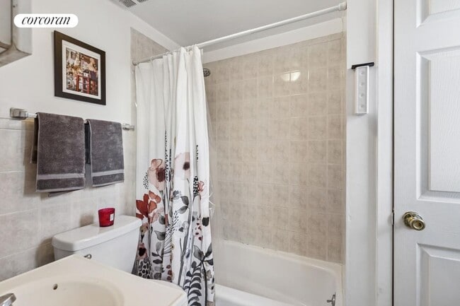 Building Photo - 186 12th St