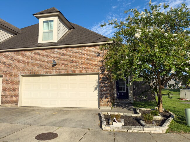 Primary Photo - 2167 Shadowbrook Dr