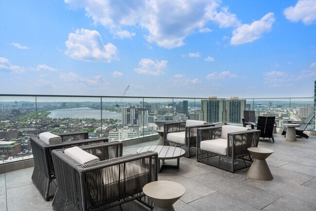 Building Photo - 110 New Sudbury St