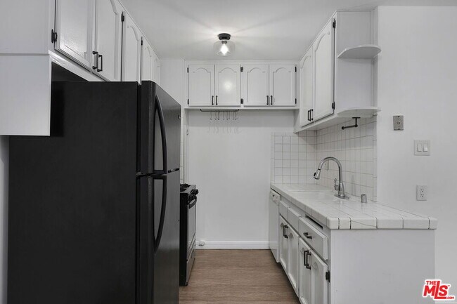 Building Photo - 4431 Don Ricardo Dr