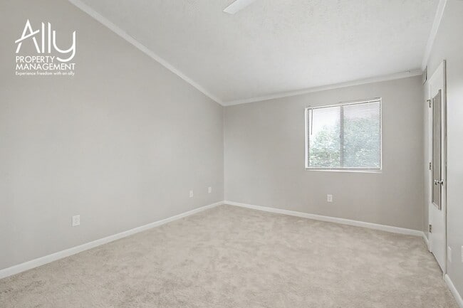 Building Photo - 130 Turtle Creek Rd