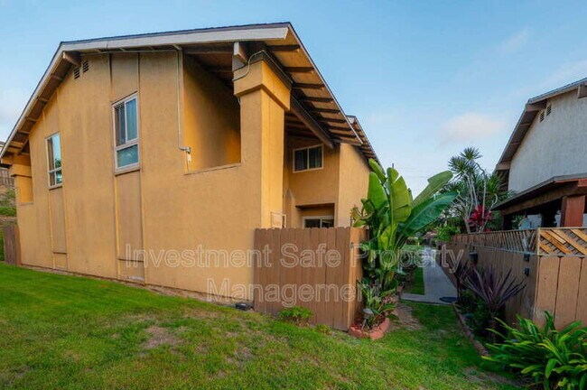 Building Photo - 1453 Melrose Ave
