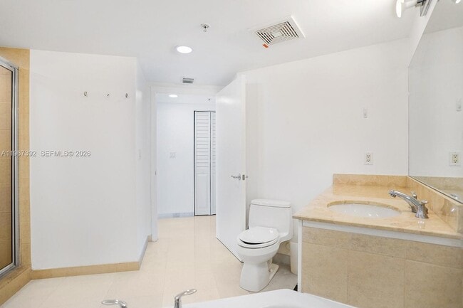 Building Photo - 16699 Collins Ave