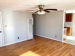 Building Photo - Single Family Home for Rent in Dodge City