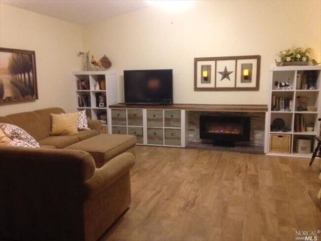 Building Photo - 2842 Montclair Way