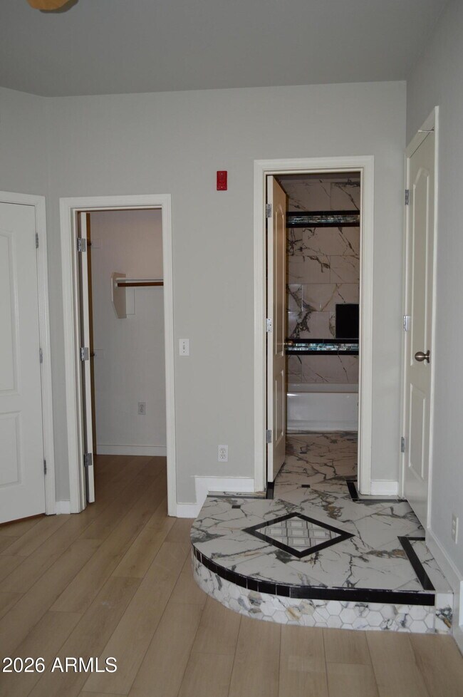 Building Photo - 1701 E Colter St