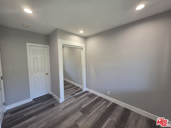 Building Photo - 105 Roswell Ave