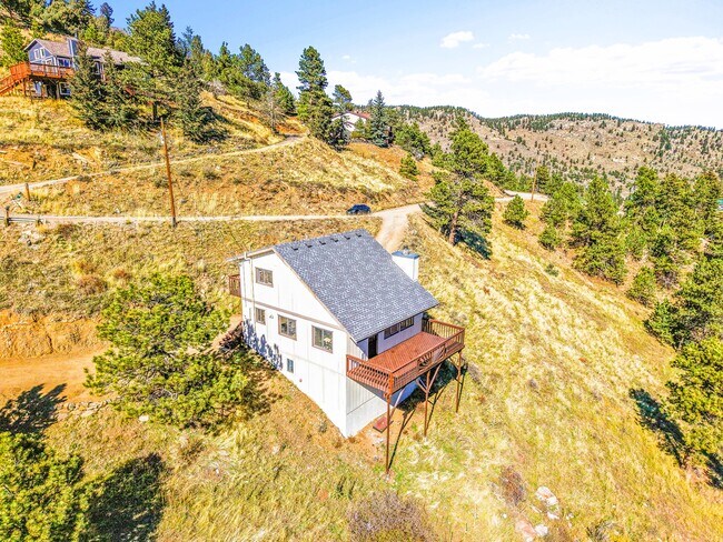 Building Photo - 1244 Hyland Dr