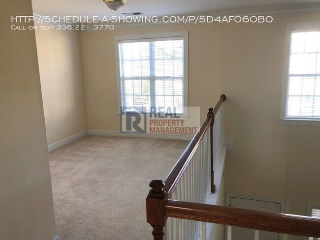 Building Photo - Gorgeous 2 Story Townhome In Piedmont Trace