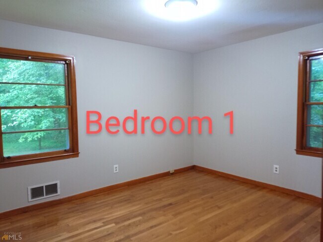 Building Photo - 1036 Skylark Dr