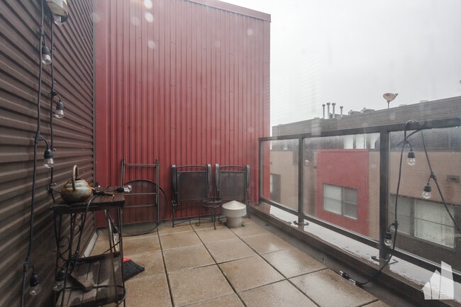 Building Photo - 648 W 16th St