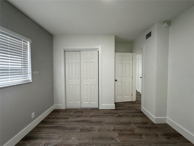 Building Photo - 3616 NE 11th Ave