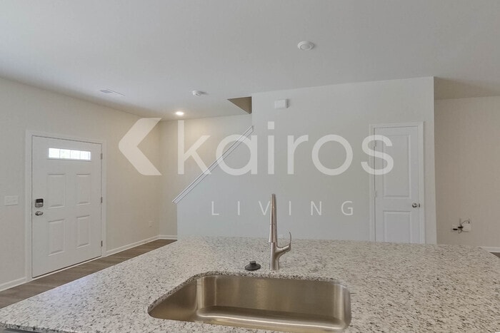 Building Photo - 2503 Banyan Cir