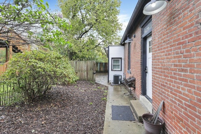 Building Photo - 101 E Moler St