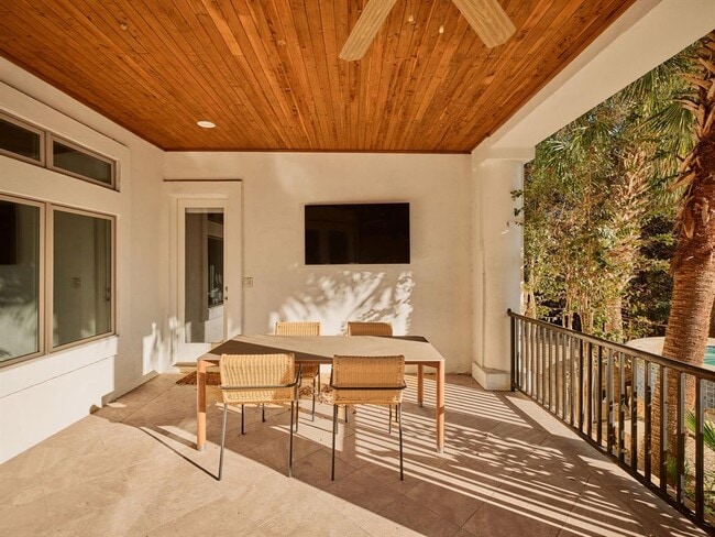Building Photo - 2705 Island Ledge Cove