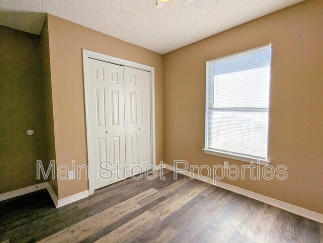 Building Photo - 1511 Galvin Ave
