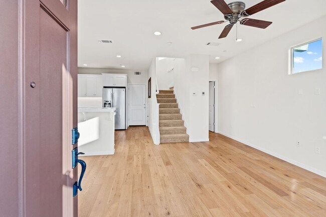 Building Photo - 2 bed 2.5 bath + Bonus Room Newer Construction Home Available Now!
