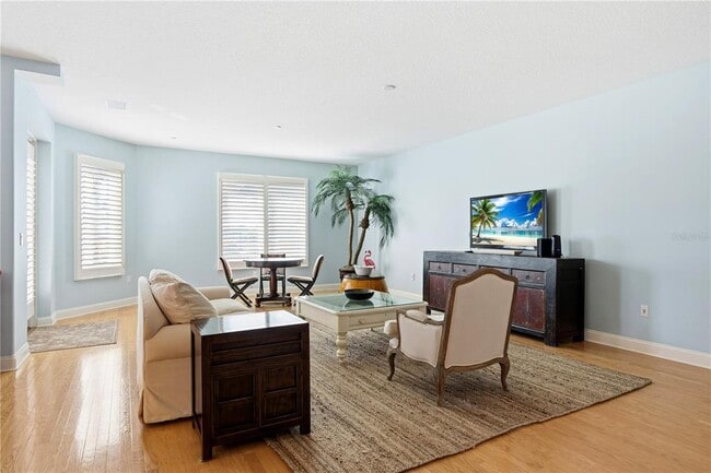 Building Photo - 515 5th Ave NE