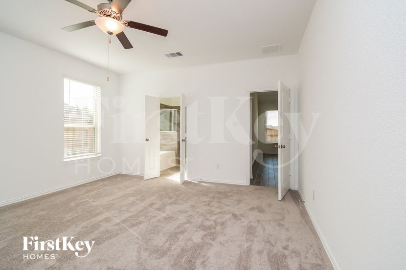 Building Photo - 15122 Arlington Park Ave