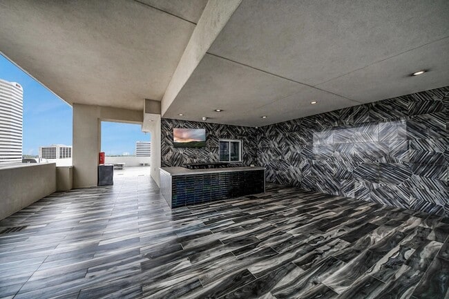 Building Photo - 4521 San Felipe St