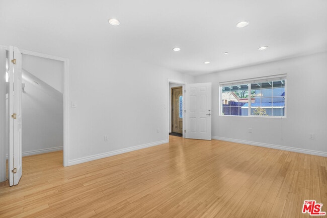 Building Photo - 741 N Las Palmas Ave
