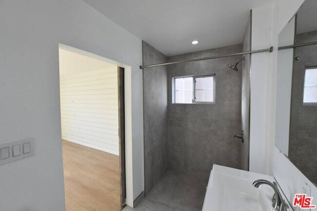 Building Photo - 3125 Jacinto Ave