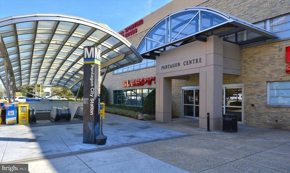 Building Photo - 1211 S Eads St