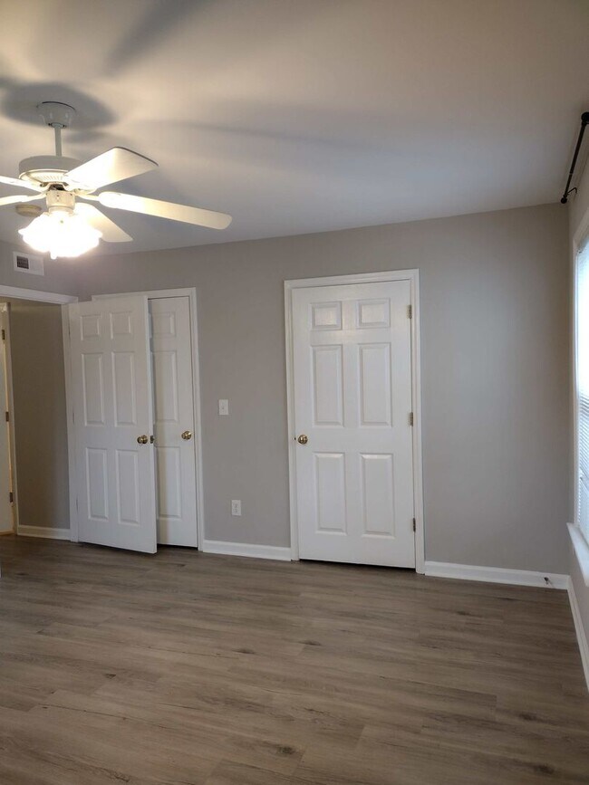 Building Photo - 211 Ivy Glen Ct