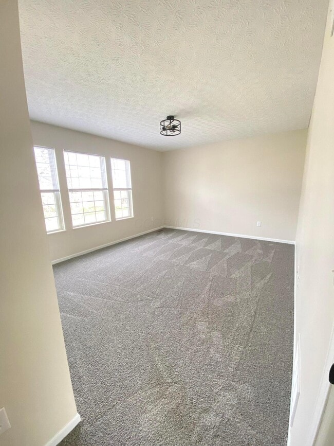 Building Photo - 6089 Pirthshire St