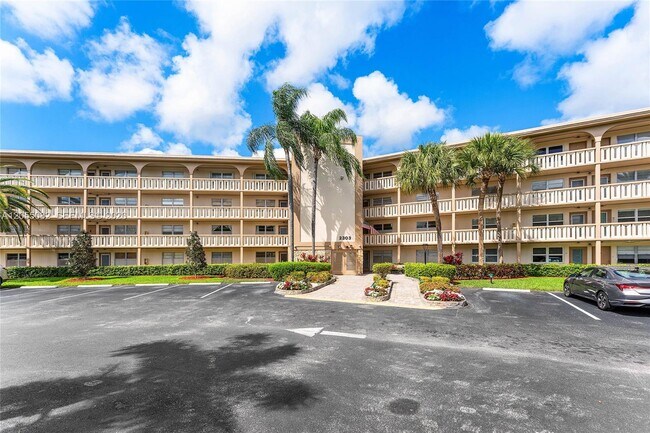 Building Photo - 2303 Lucaya Ln