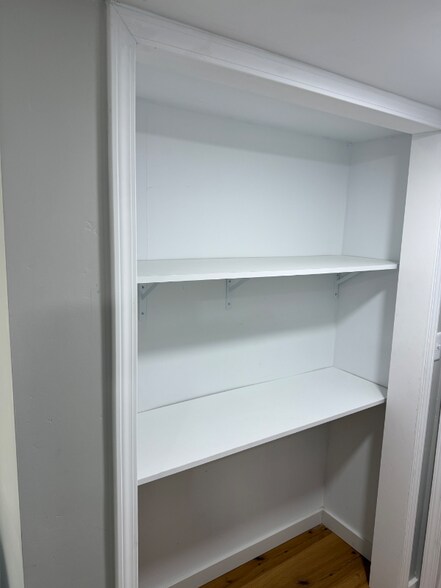 Building Photo - 2139 W Walnut St