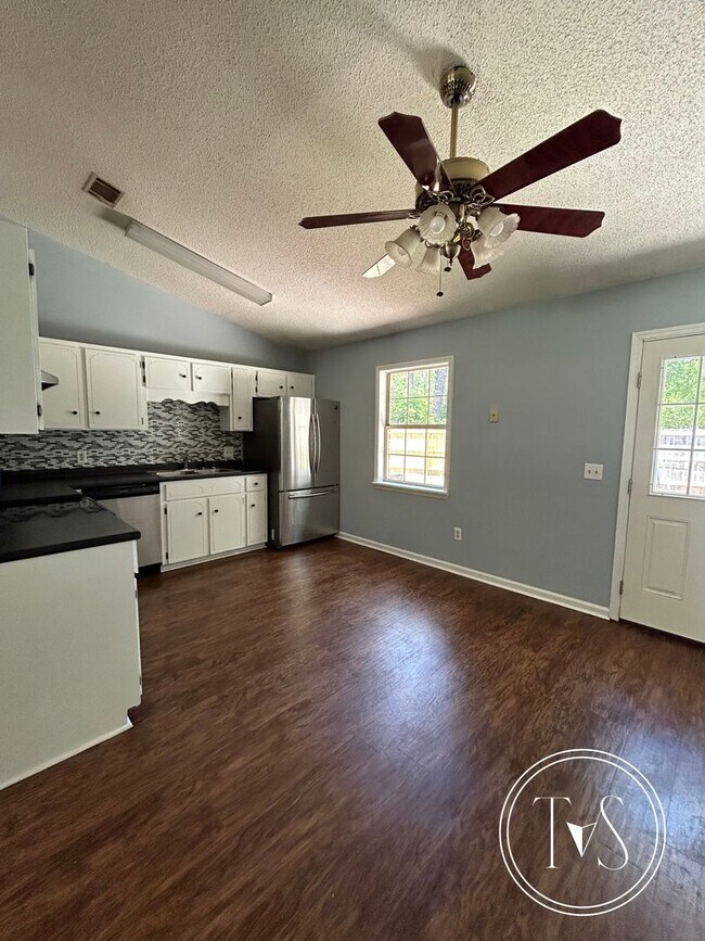 Building Photo - 1012 Farr Ct