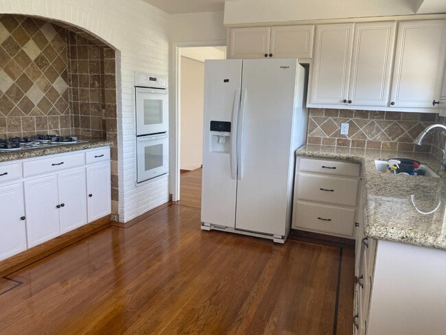 Building Photo - 239 Killdeer Ct