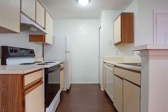 Building Photo - Condo in Kissimmee now available!