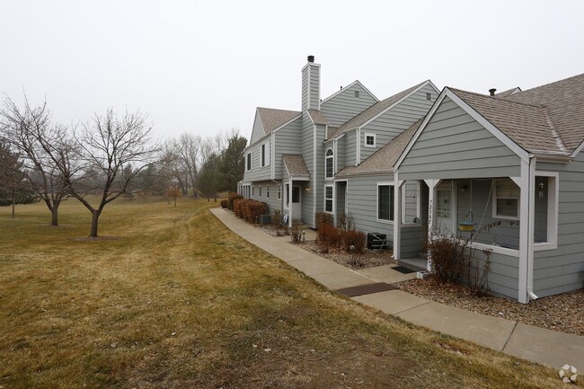Building Photo - Deer Creek Crossing