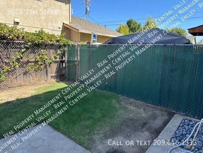 Building Photo - Ceres 2 Bedroom 1 Bathroom Tri-plex