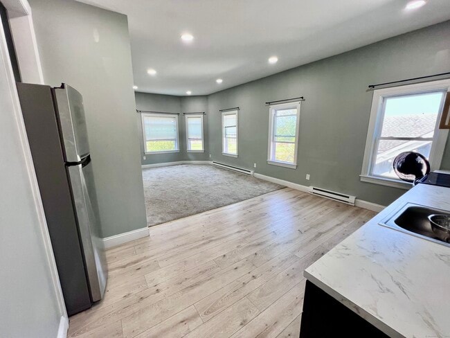 Building Photo - 5 Providence St