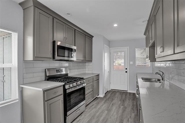 Building Photo - 219 Loma Dr