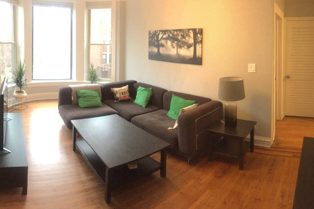 living room - 5313 South Maryland Avenue