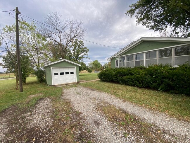 Building Photo - 3809 Southland Dr