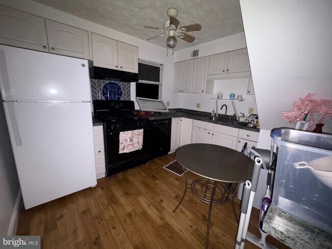 Building Photo - 229 Manassas Dr