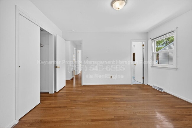 Building Photo - 204 Cleopatra Ct