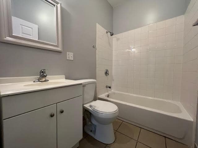 Building Photo - 2108 N Keeler Ave