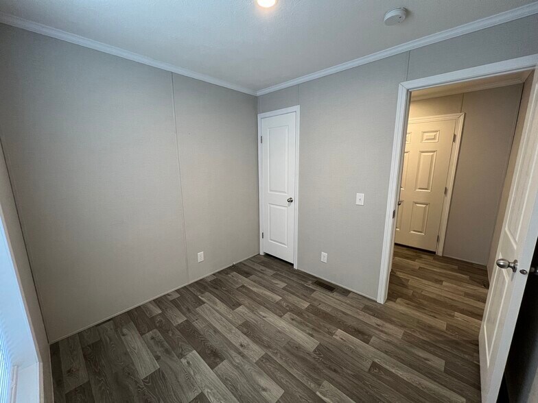 Building Photo - 38058 Pardo Dr