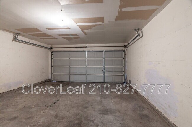 Building Photo - 7121 Lynn Lake Dr