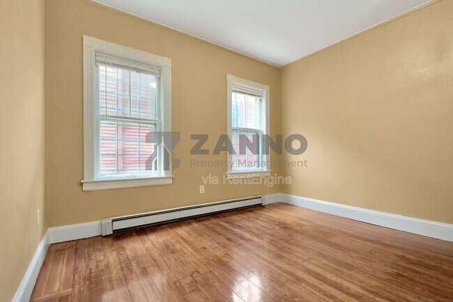 Building Photo - 19 Arnold St