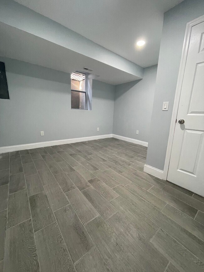 basement level room 4 - 5021 13th St NE
