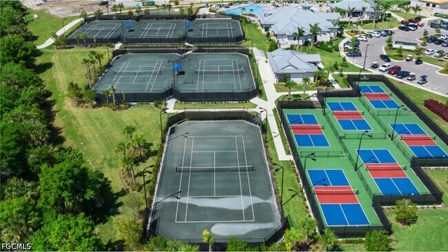 Building Photo - 14271 Heritage Landing Blvd